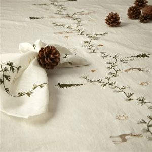 Speedtsberg - Vinter dug m/ broderi 140x240cm