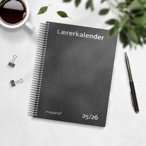 Mayland Studie Lærerkalender A5 matsort genbrugskarton 2025/2026