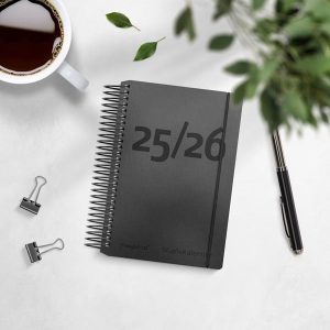 Mayland Studie Mini dagkalender sort karton 2025/2026